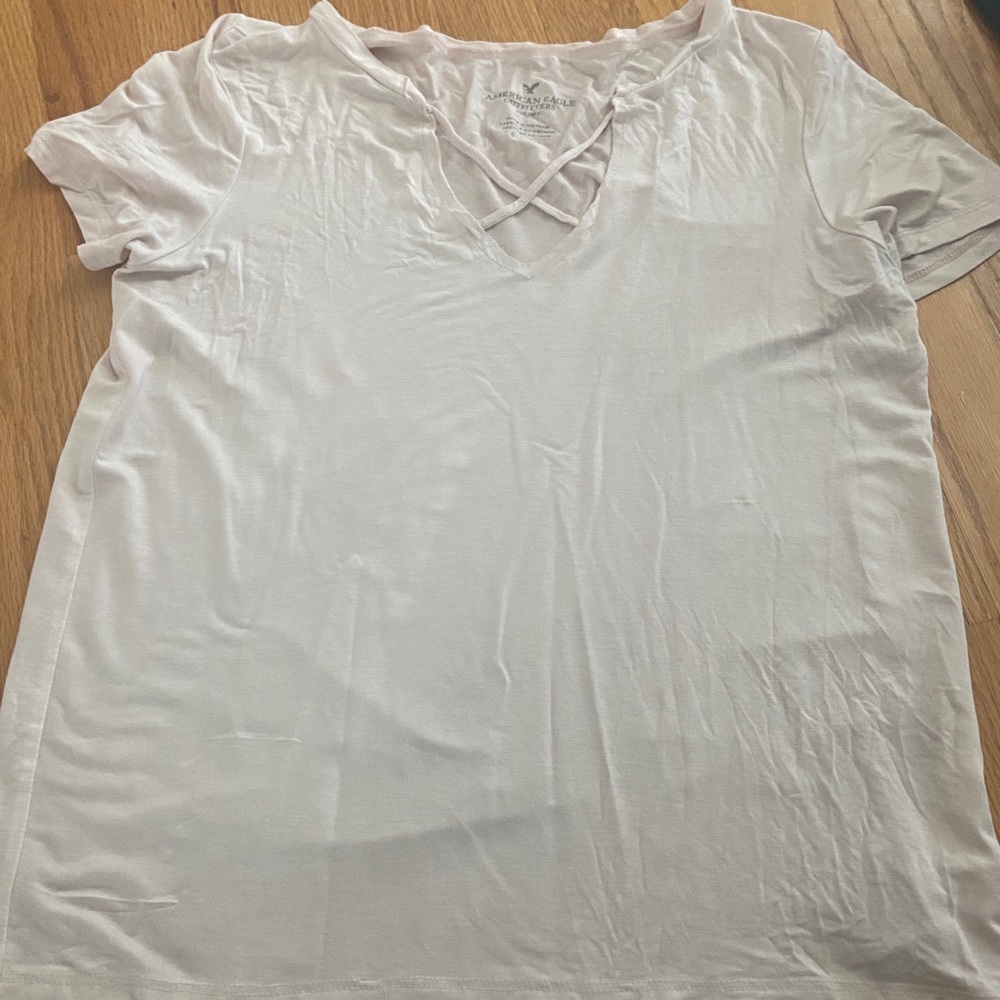 American Eagle tshirt